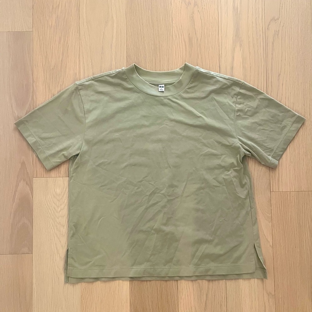 Airism Uniqlo Olive Green T-Shirt